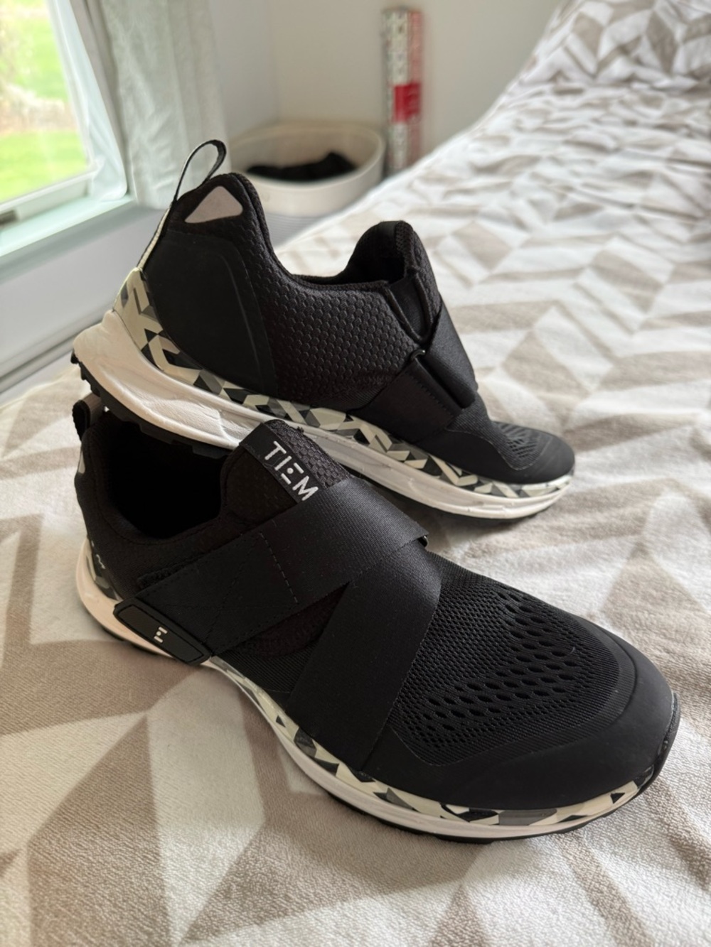 TIEM Spin Shoes with Patterned Midsole